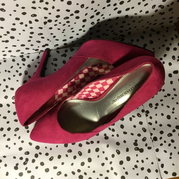 Pink heels - Picture 2 of 4